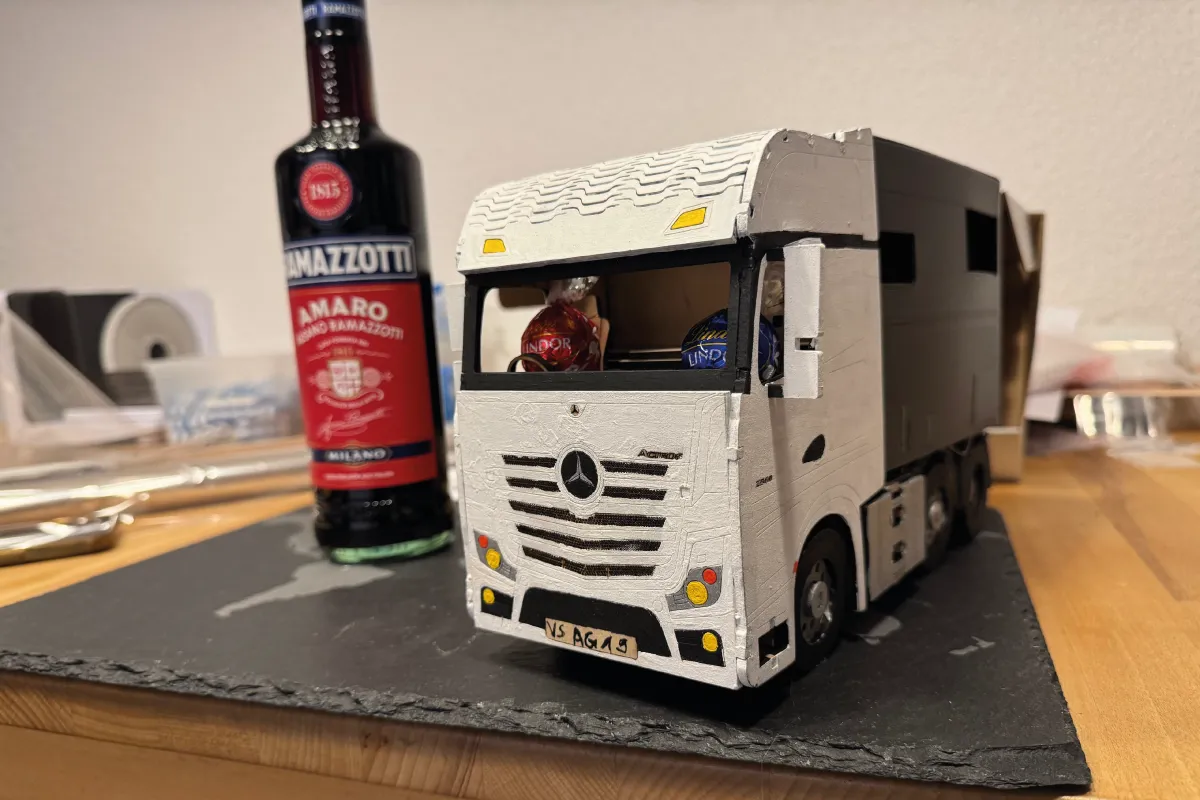 LKW Modell aus Lasercut
